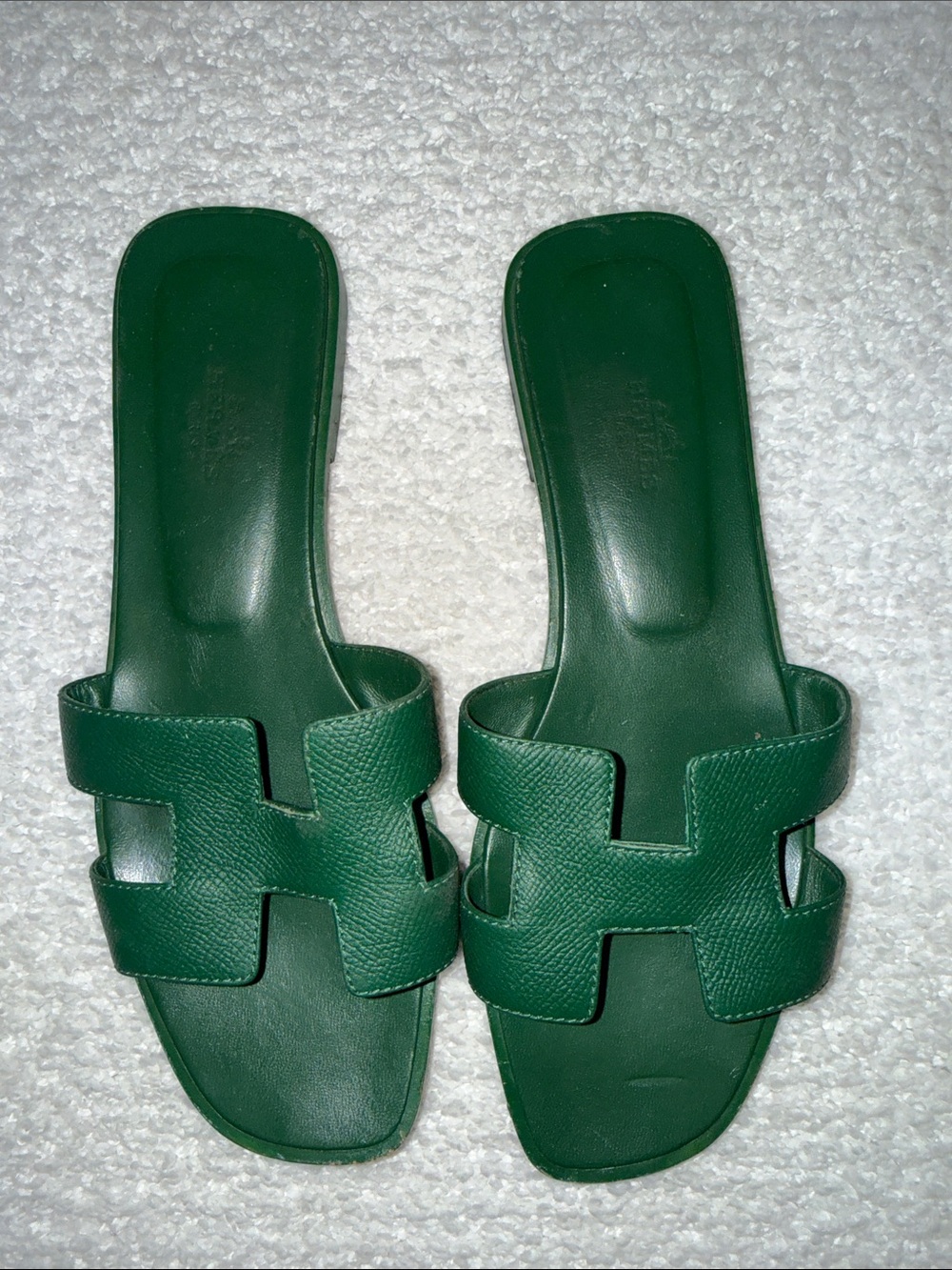 Hermes 38.5 green oran sandals